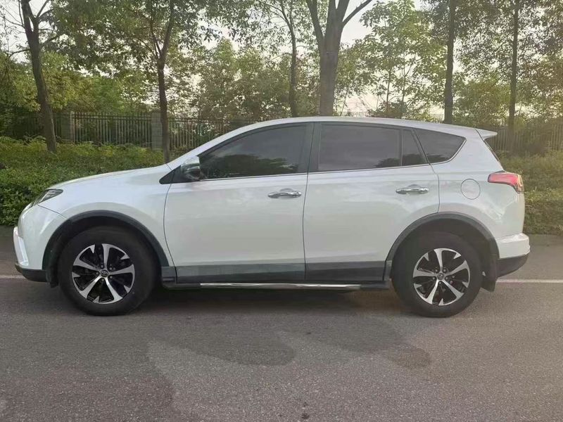 RAV4 photo 4