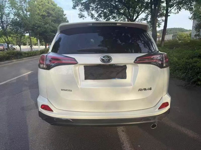 RAV4 photo 5