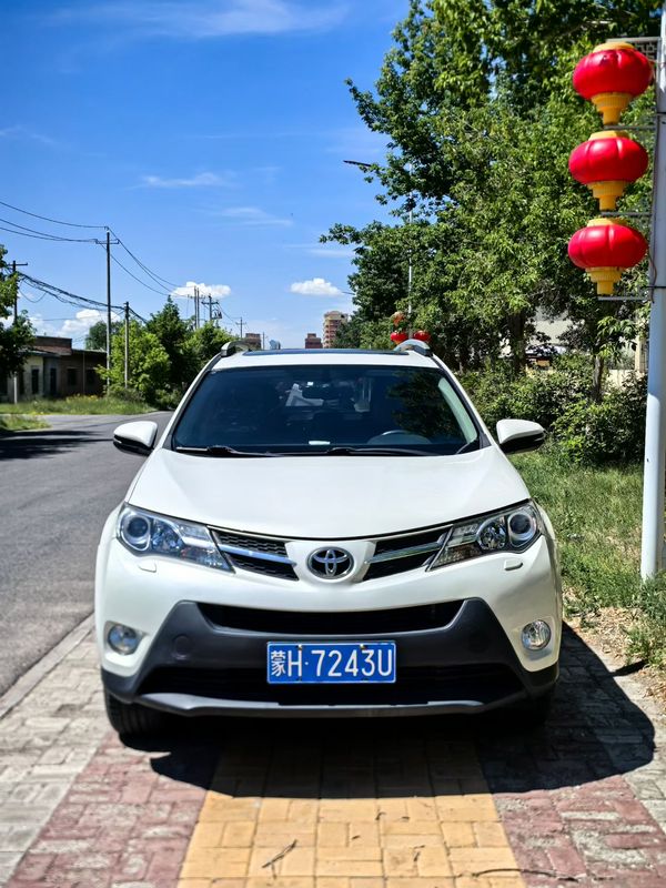 RAV4 photo 2