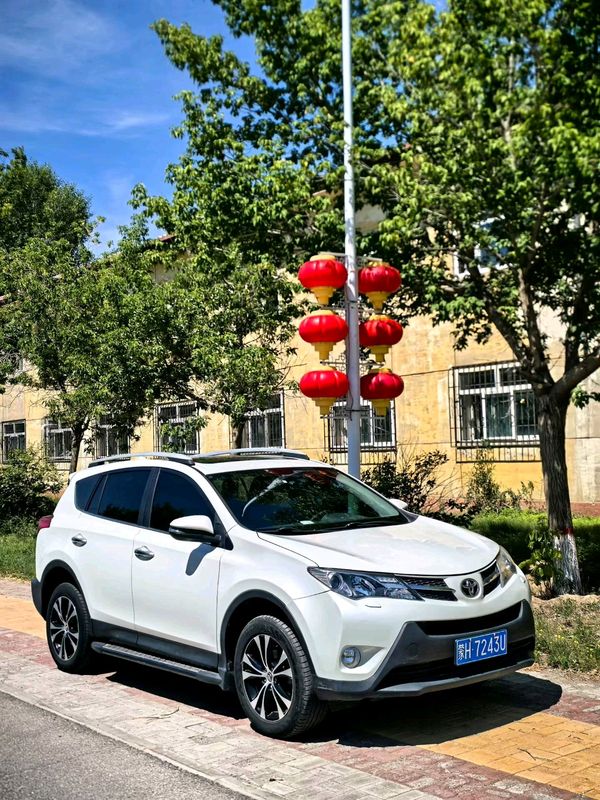 RAV4 photo 3