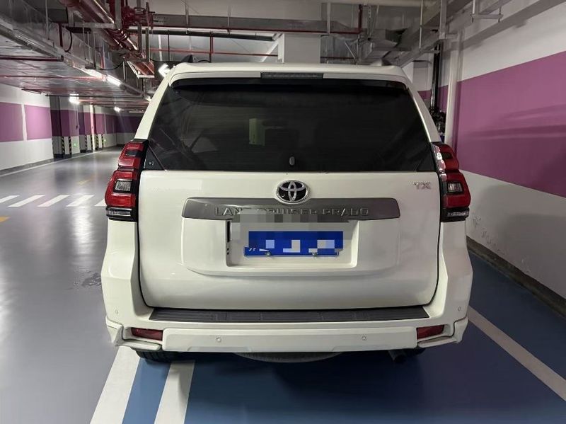 Land Cruiser Prado photo 3