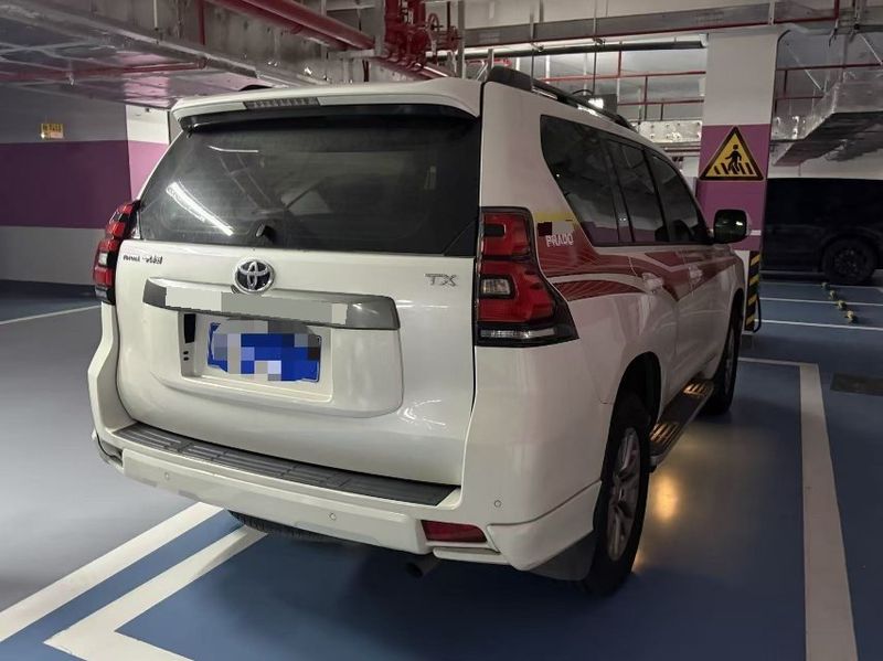Land Cruiser Prado photo 4