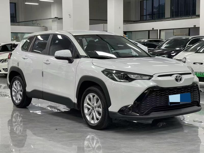 Corolla Cross photo 2