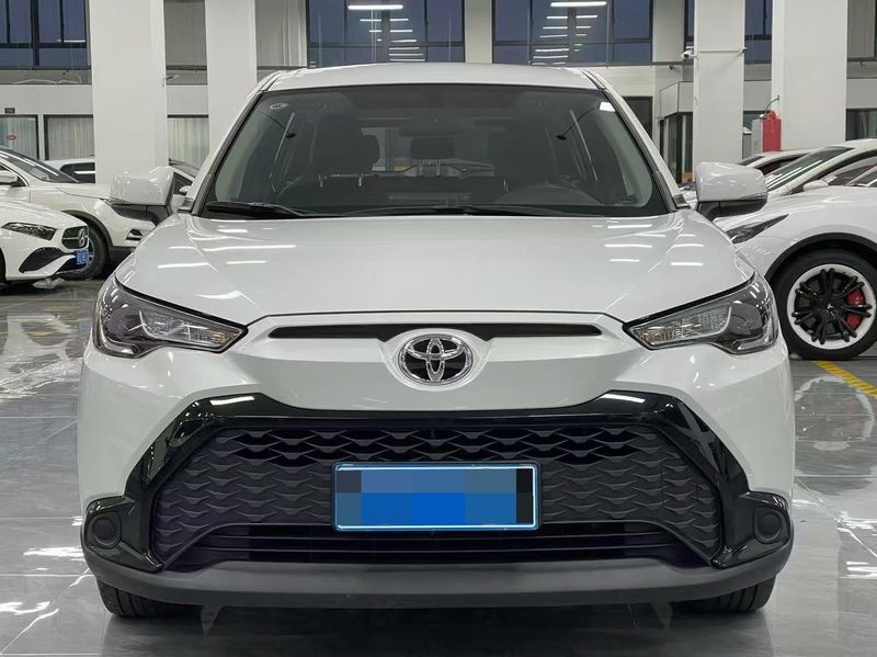 Corolla Cross photo 3