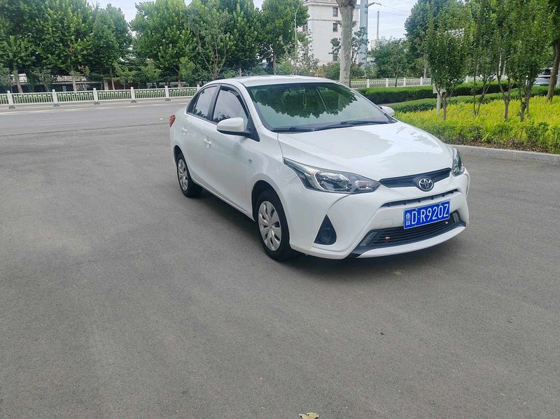 Yaris photo 3