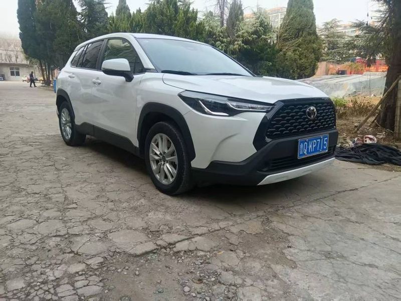 Corolla Cross photo 3