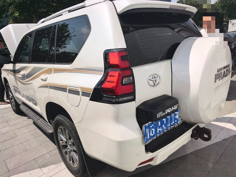 Land Cruiser Prado photo 3