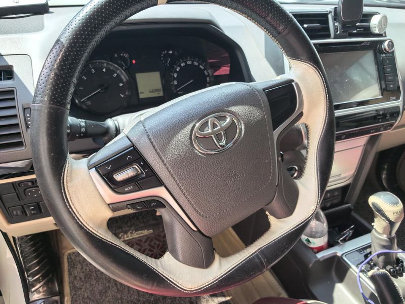 Land Cruiser Prado photo 4