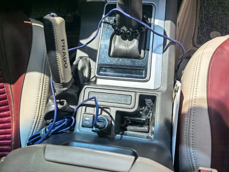 Land Cruiser Prado photo 5