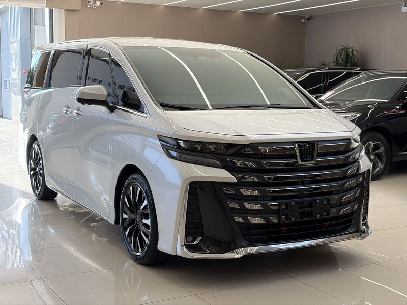 Vellfire photo 2