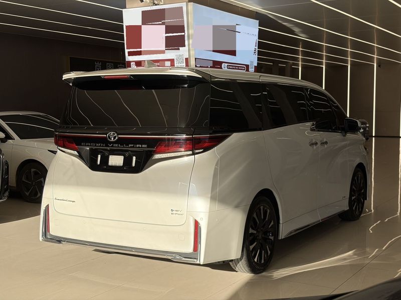 Vellfire photo 4