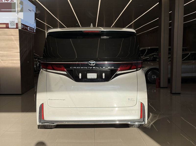Vellfire photo 5