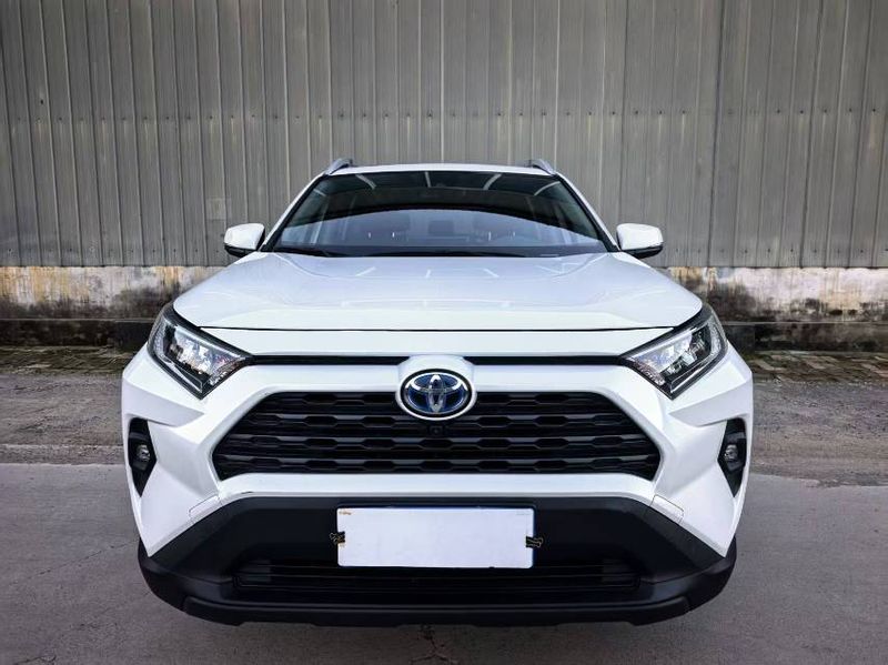 RAV4 photo 2