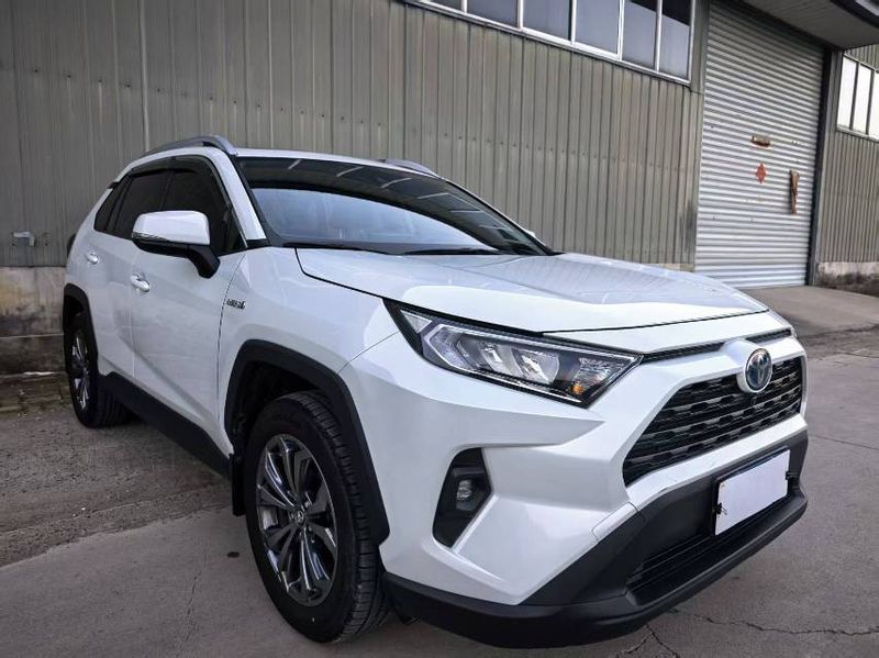 RAV4 photo 3
