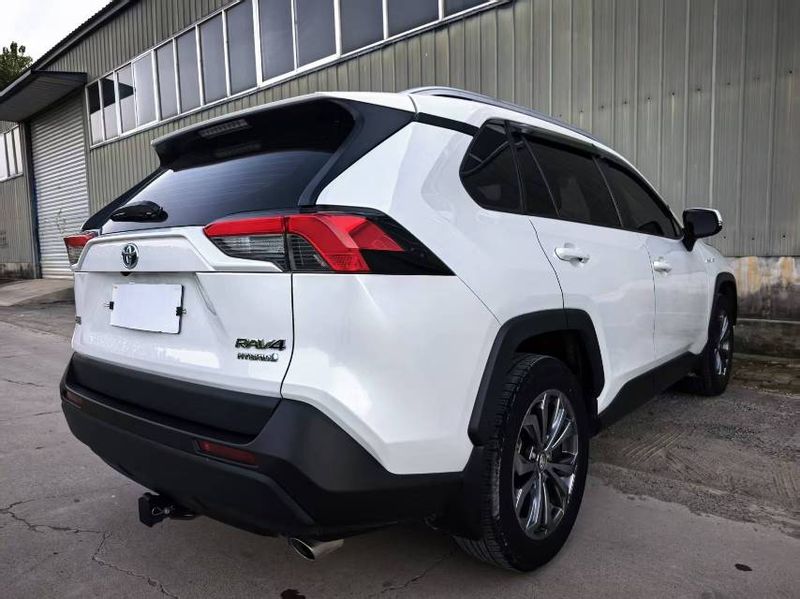 RAV4 photo 4