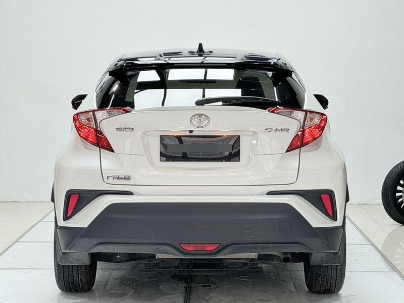 C-HR photo 5