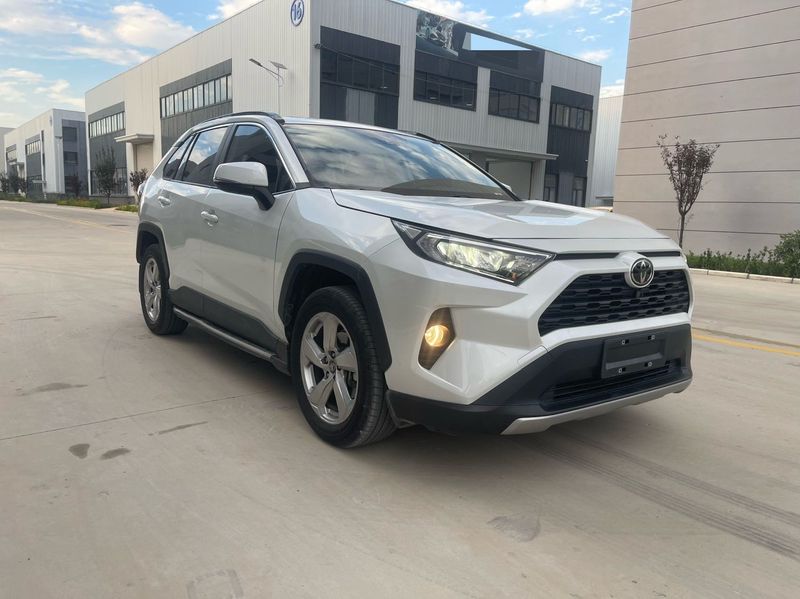 RAV4 photo 3