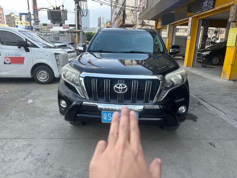 Land Cruiser Prado photo 3
