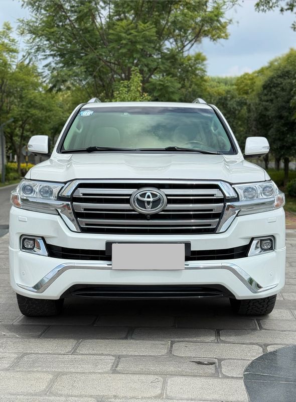 Land Cruiser photo 2