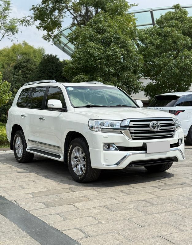 Land Cruiser photo 3