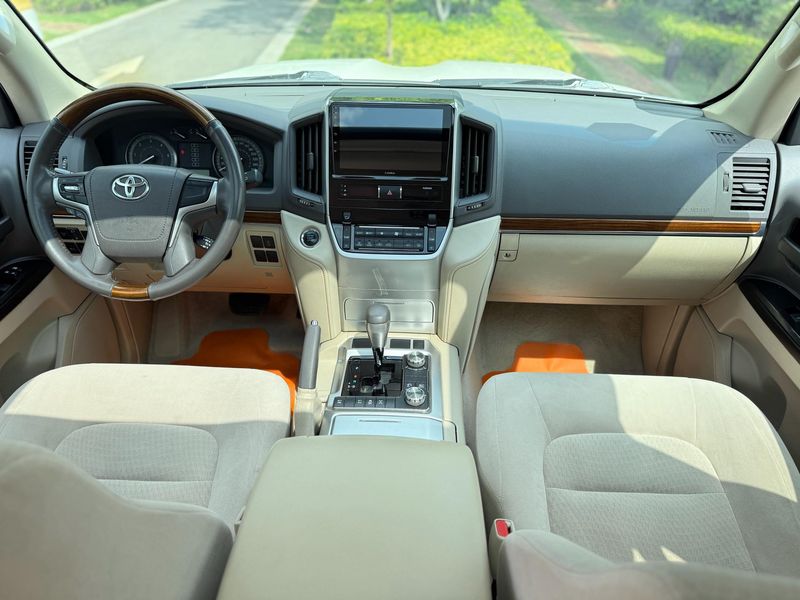 Land Cruiser photo 4