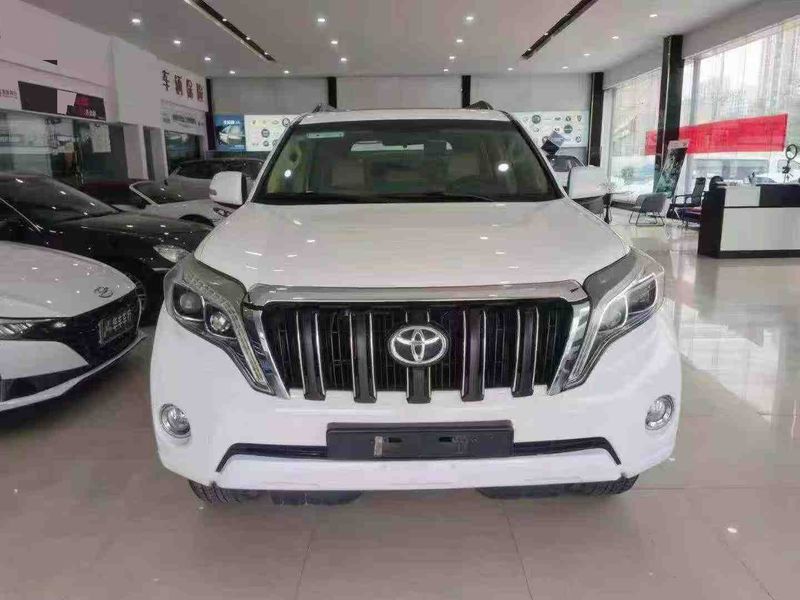 Land Cruiser Prado photo 2