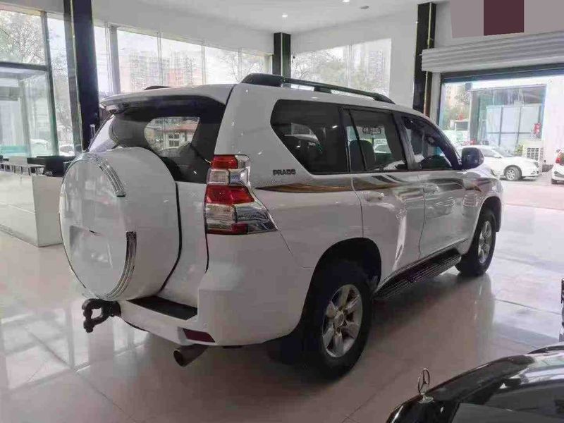 Land Cruiser Prado photo 4
