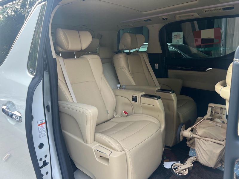 Alphard photo 3