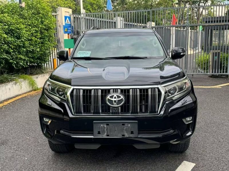 Land Cruiser Prado photo 2