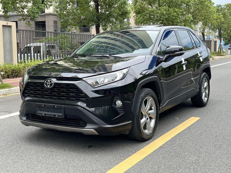 RAV4