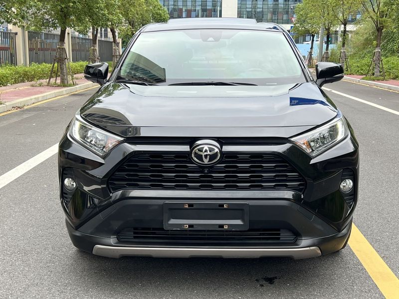 RAV4 photo 2