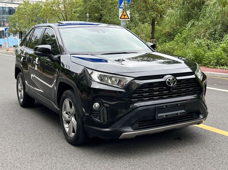 RAV4 photo 3