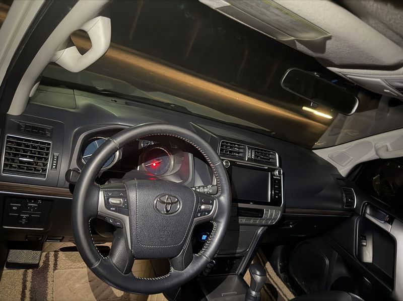 Land Cruiser Prado photo 4