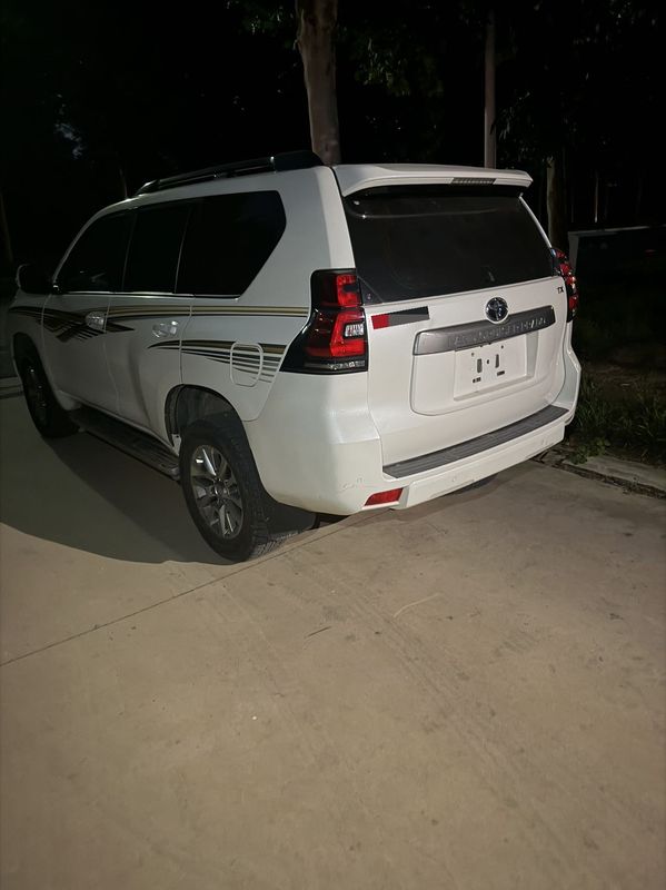 Land Cruiser Prado photo 5