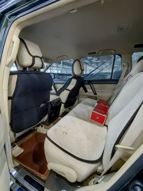 Land Cruiser Prado photo 4