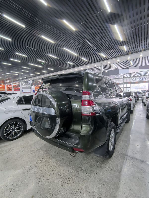Land Cruiser Prado photo 5