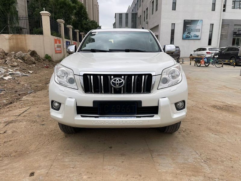Land Cruiser Prado photo 2