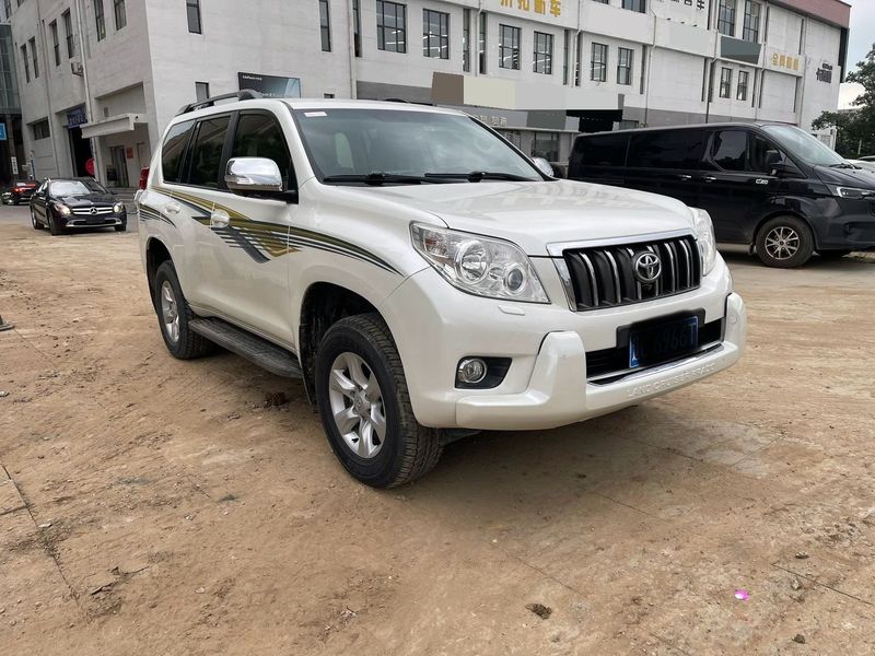 Land Cruiser Prado photo 3