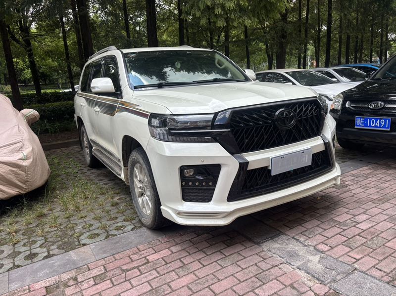 Land Cruiser photo 3