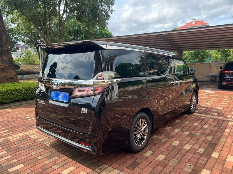Vellfire photo 5