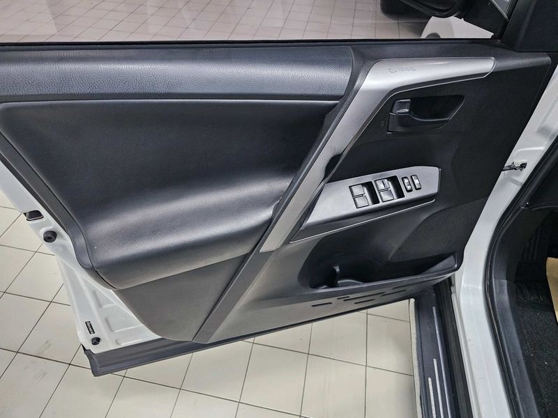 RAV4 photo 3