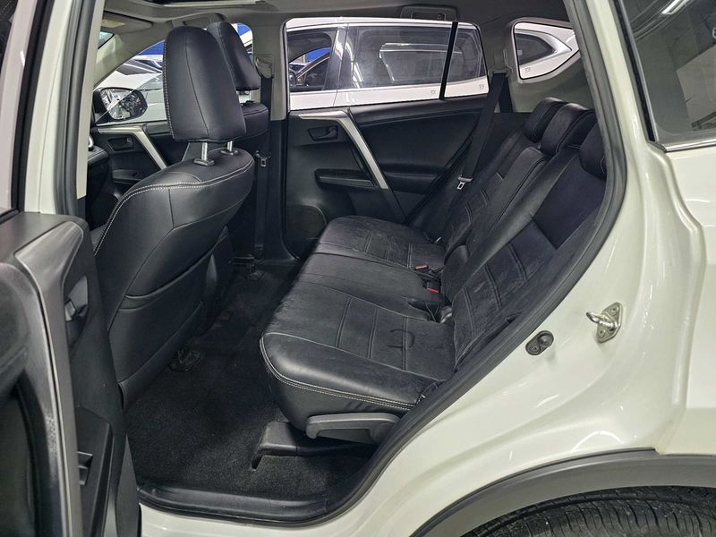 RAV4 photo 4