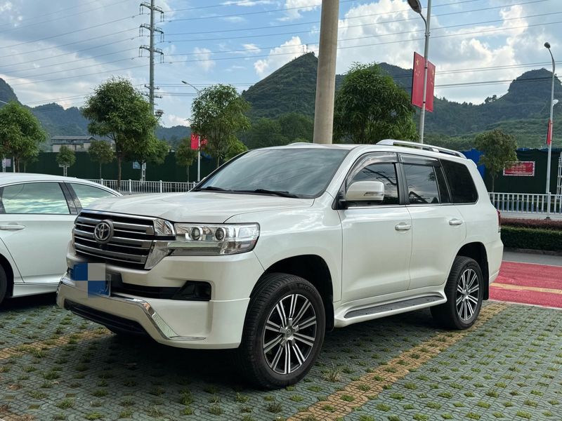 Land Cruiser