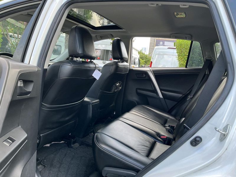 RAV4 photo 3