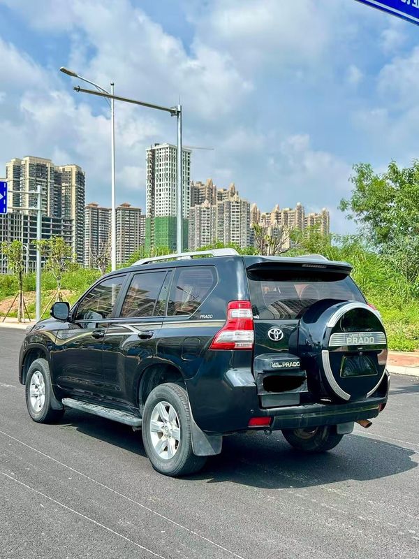 Land Cruiser Prado photo 4