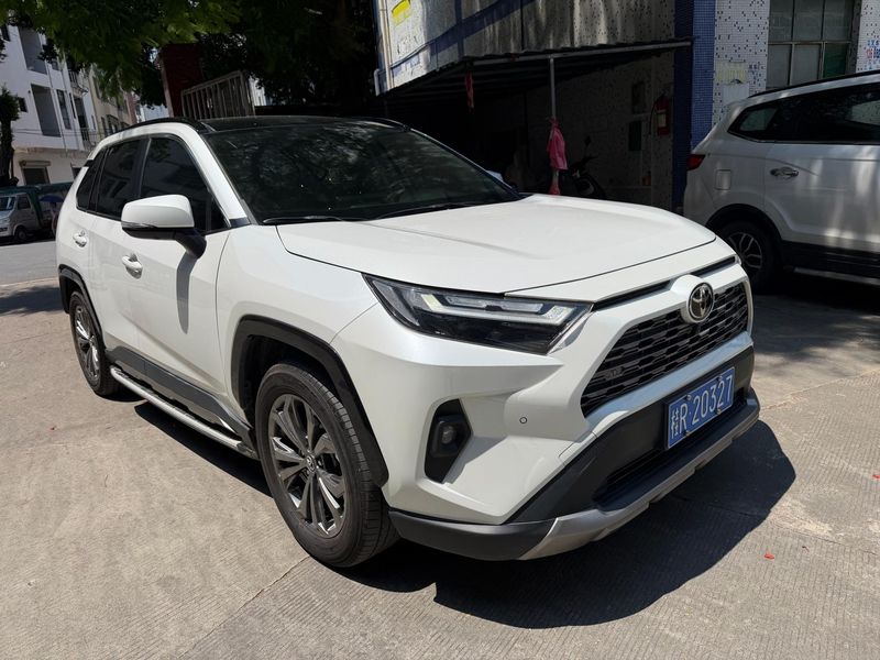 RAV4 photo 3