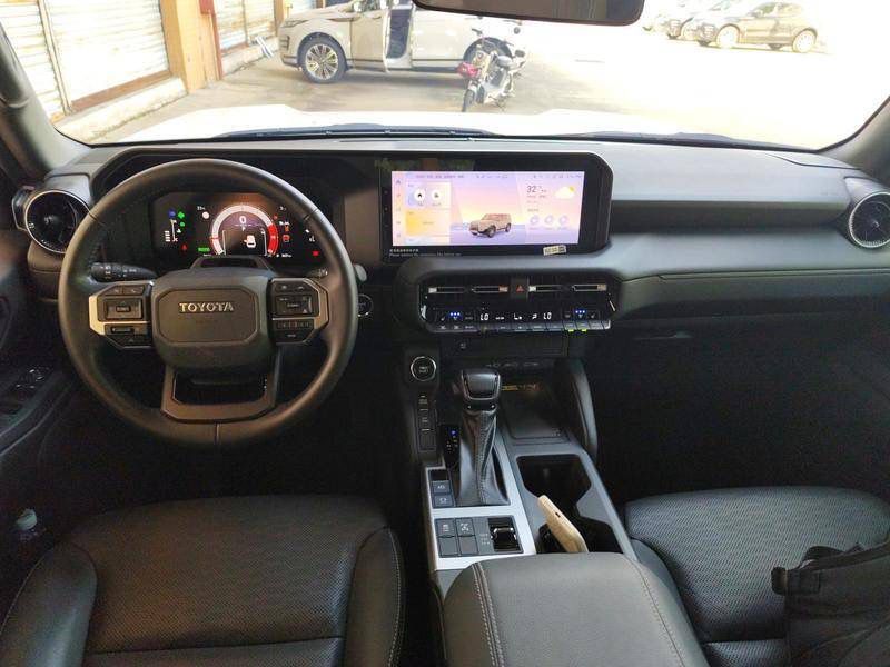 Land Cruiser Prado photo 4