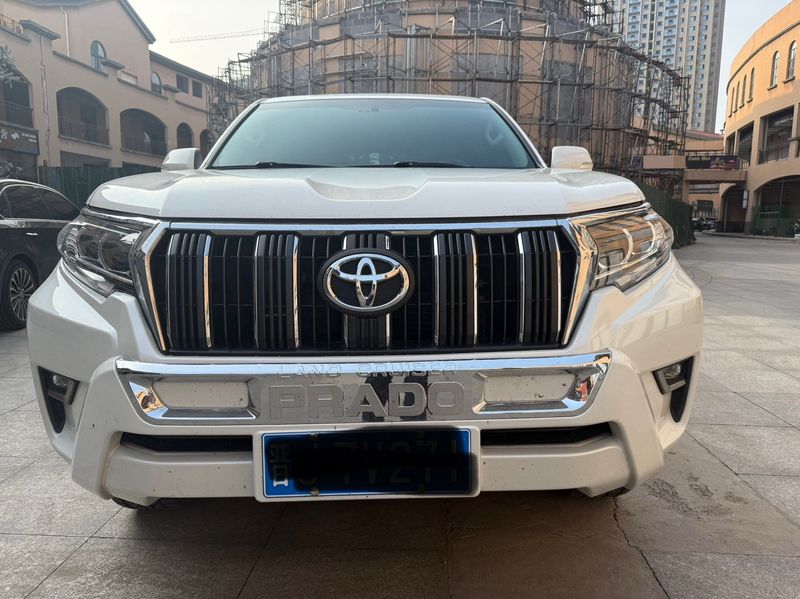 Land Cruiser Prado photo 2