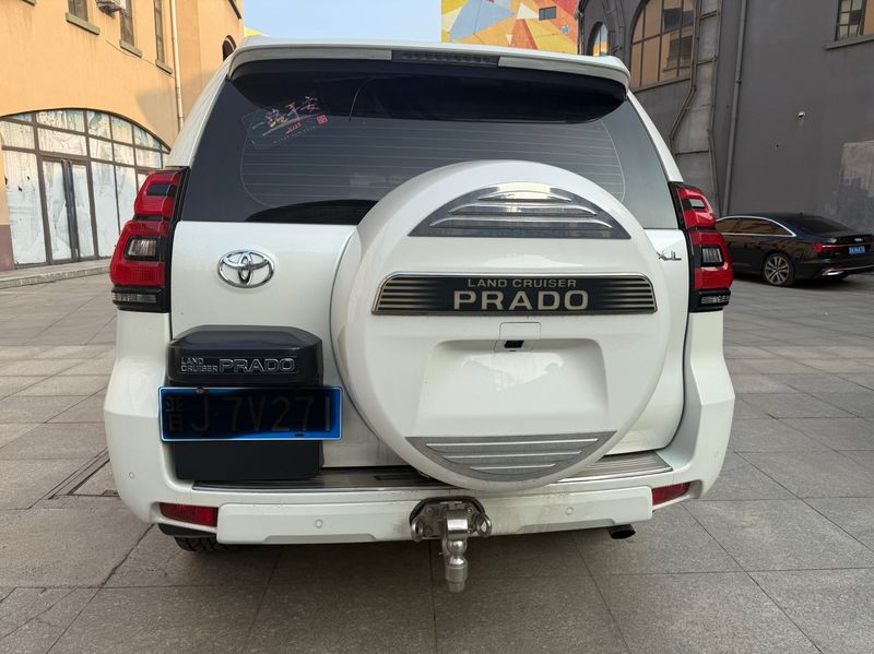 Land Cruiser Prado photo 5