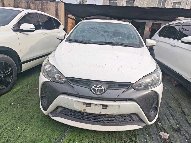 Yaris photo 2